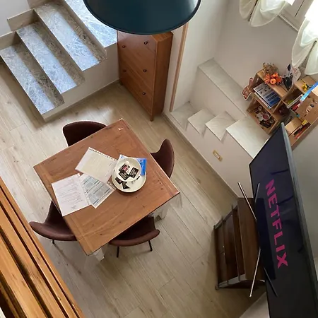 R&f Loft Moderno A 50mt Dalla Metro Apartamento Nápoles